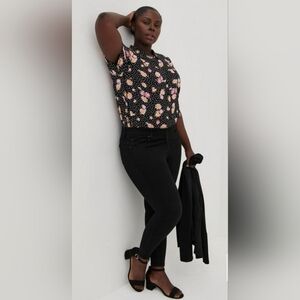 TORRID Sz 6X Polka Dot Floral Button Down Blouse